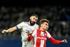 欧洲足球盛宴：阿尔瓦雷斯戴帽，安东尼福登助球队大胜