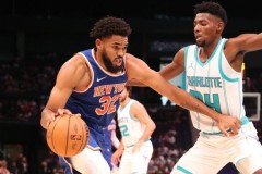 快船队球员离队潮中哈登坚守，球队前景堪忧